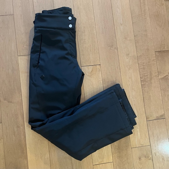 Descente ski pant - like new - Picture 2 of 4
